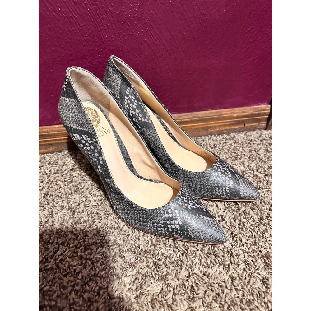 Vince Camuto Womens Grey Snakeskin Embossed Studded Heel Pointed Toe Pumps 7.5M